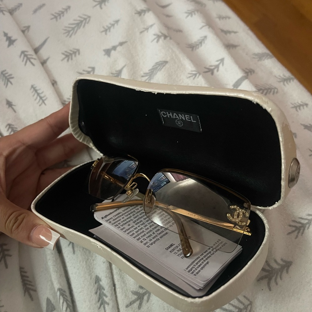 Authentic chanel cc vintage sunglasses